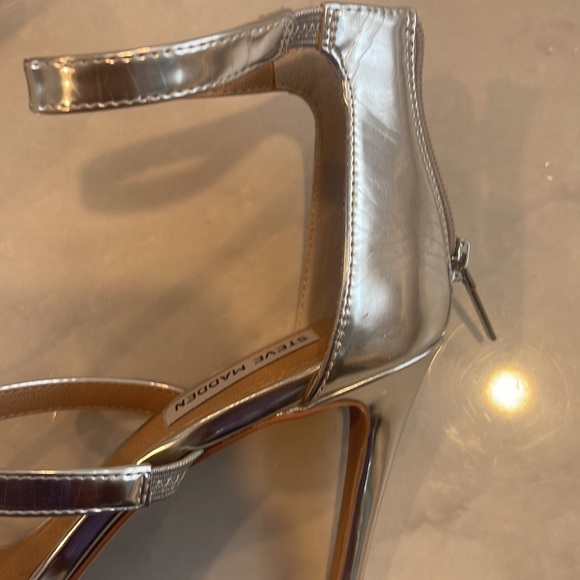 Steve Madden size 8.5 , 4 in heels EUC - Picture 5 of 12